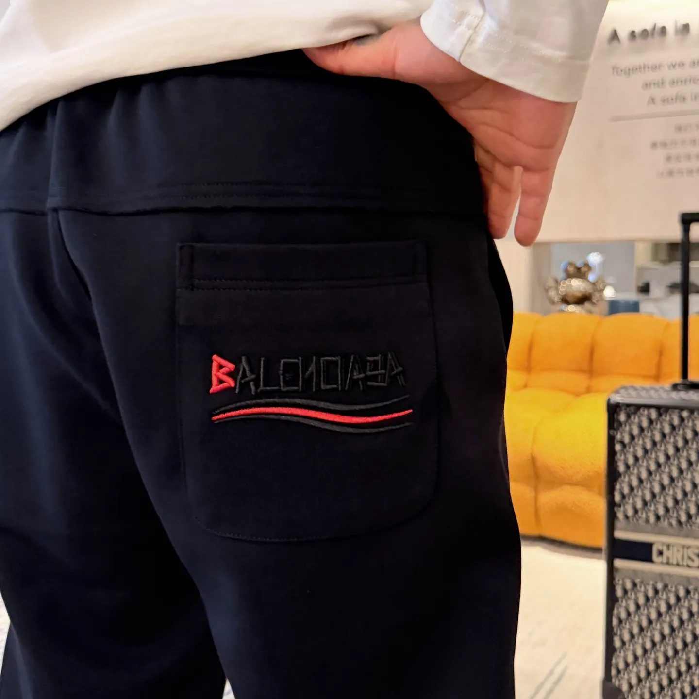 Balenciaga [High Version] 2026 Autumn and Winter latest products, available at counters at the same time, Original product, fashionable casual trousers and casual trousers, using imported original fabrics, top-grade embroidery 🪡 craft letter pattern logo, original hardware accessories decoration, simple yet fashionable, fashionable and handsome upper body, Sizes: M-3XL